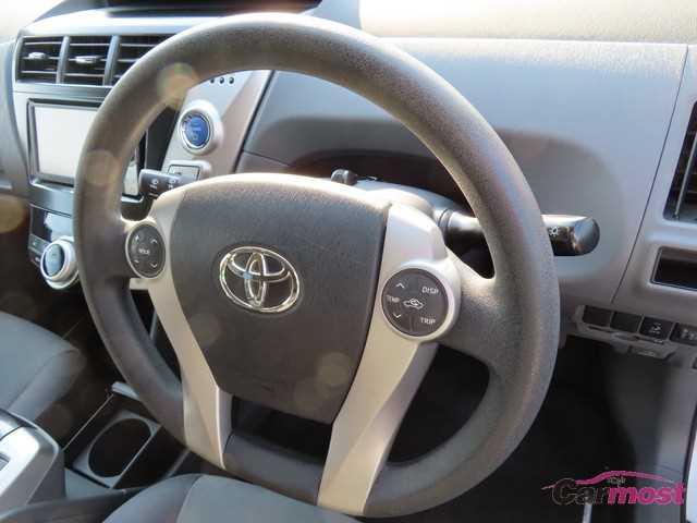 2011 Toyota PRIUS α CN F05-F30 Sub8