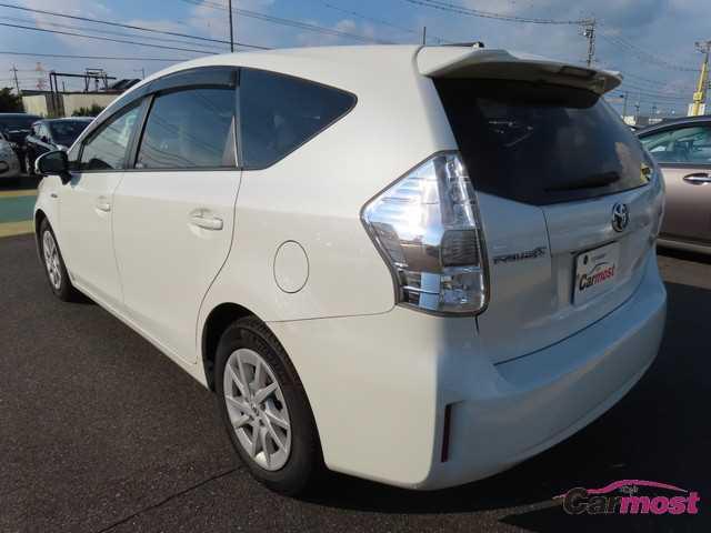 2013 Toyota PRIUS α CN F19-H64 Sub3