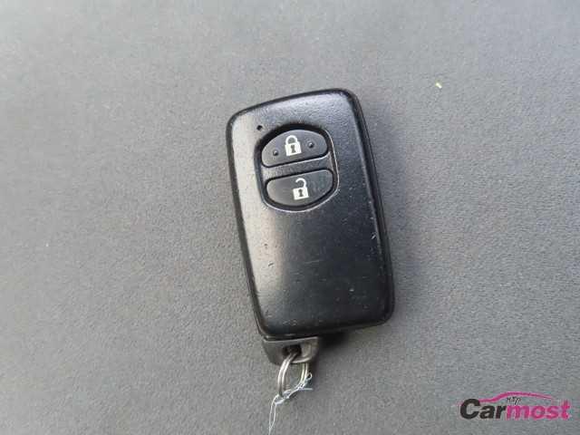 2012 Toyota PRIUS α CN G19-F16 Sub16