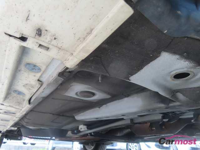 2012 Toyota PRIUS α CN G24-E81 Sub24